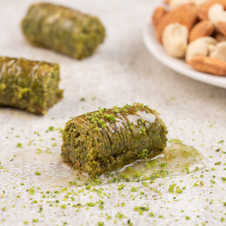 Pistachio Baklava Sweets Roll