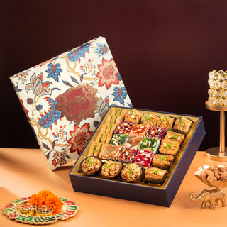 Regalia Assorted Baklava & Turkish Delight Sweets Box 580g