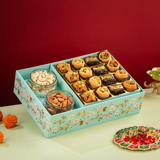 Phusp Assorted Baklava & Dryfruit Hamper Box