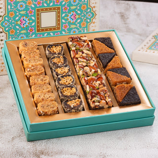 Royal gift box with assorted baklavas and kunafa - THE BAKLAVA BOX