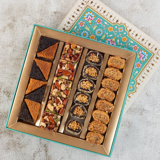 Royal gift box with assorted baklavas and kunafa - THE BAKLAVA BOX